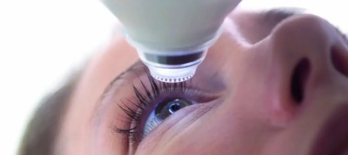 chirurgie des yeux en bloc