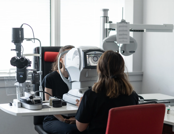 équipe d'ophtalmologues